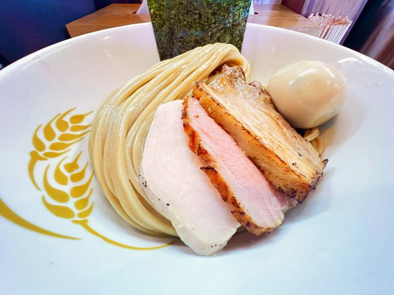 魚介利かせた極太麺